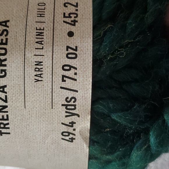 LOOPS & THREAD Green Chunky Braid Yarn-Grande-49.4 yards-7.9 oz-NEW - Picture 2 of 8